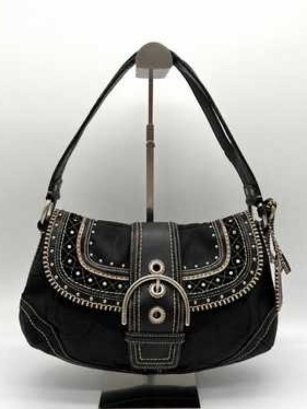 RARE COACH Y2K SOHO BLACK  SIG C STUDDED STITCHED VACHETTA FLAP HOBO BAG 10484